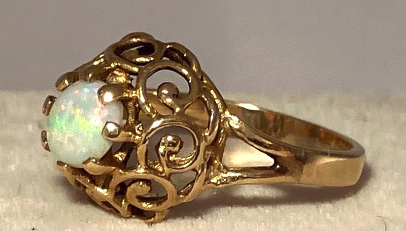 Vtg 14k Yellow Gold Opal Filigree Ring Size 6, 2.6 Grams, Raised Setting OOAK!