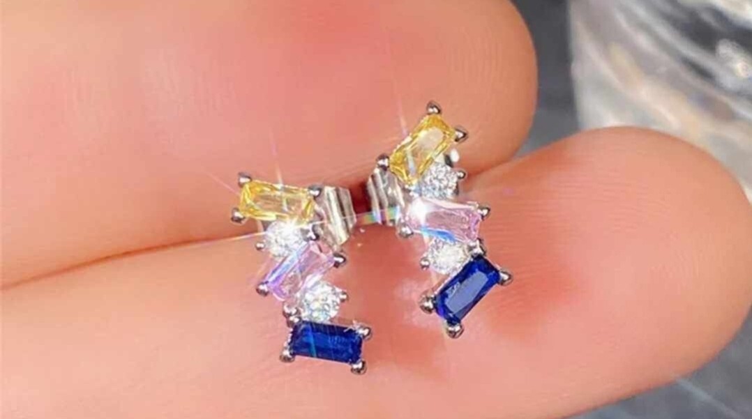 Elegant Yellow,Pink, Clear and Sapphire Emerald/Round Cut Cubic Zirconia Stud Ea