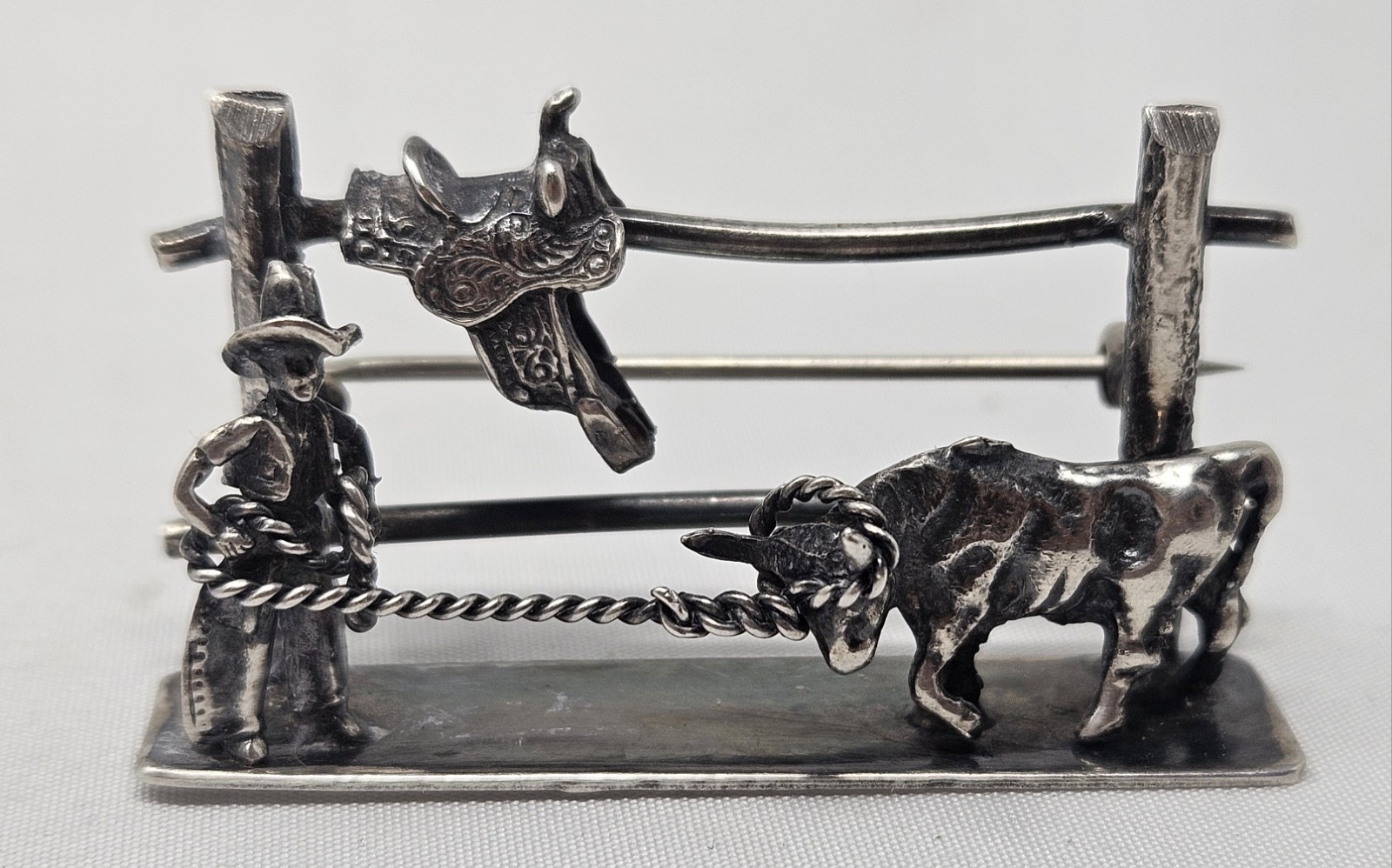 Vintage 3 Dimensional Western COWBOY Roping Steer Sterling Silver Pin Brooch