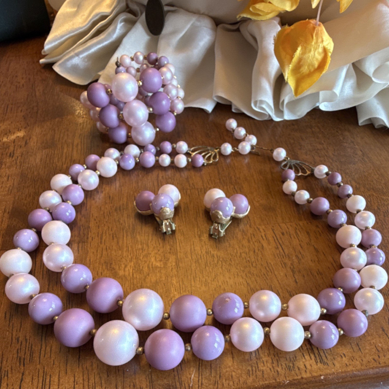 Vintage Purple Pink White Beaded Necklace Bracelet & Clip-On Earrings Set