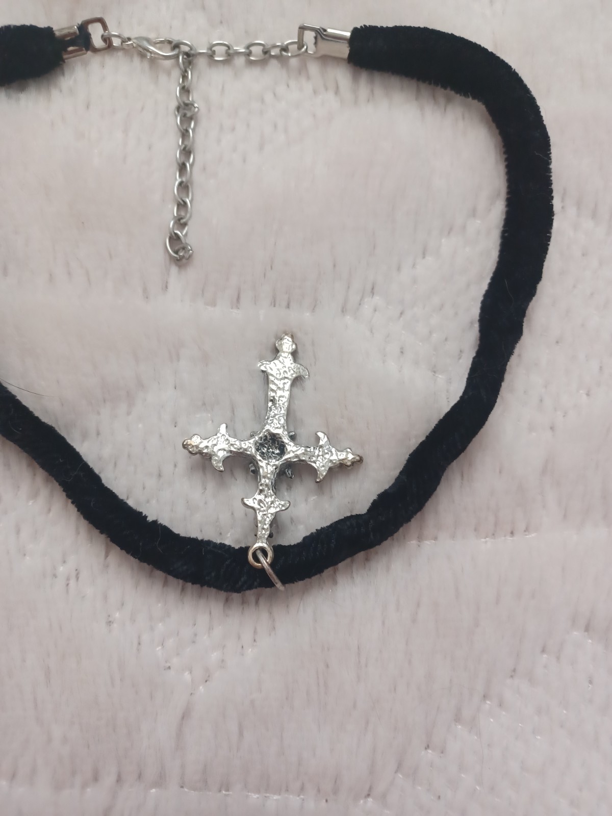 Vintage 90s Style Y2k Early 2000s Black Velvet Rope Choker W Cross Pendant Goth