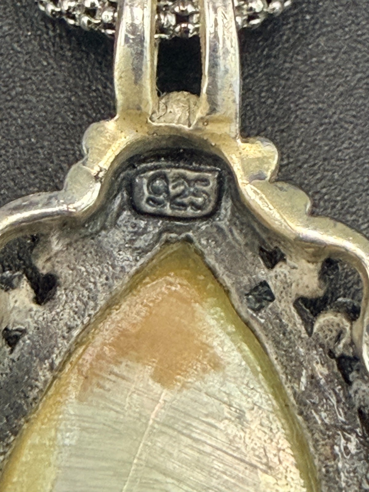 Vintage Mother‑of‑Pearl Pendant Necklace – Sterling Silver (925)