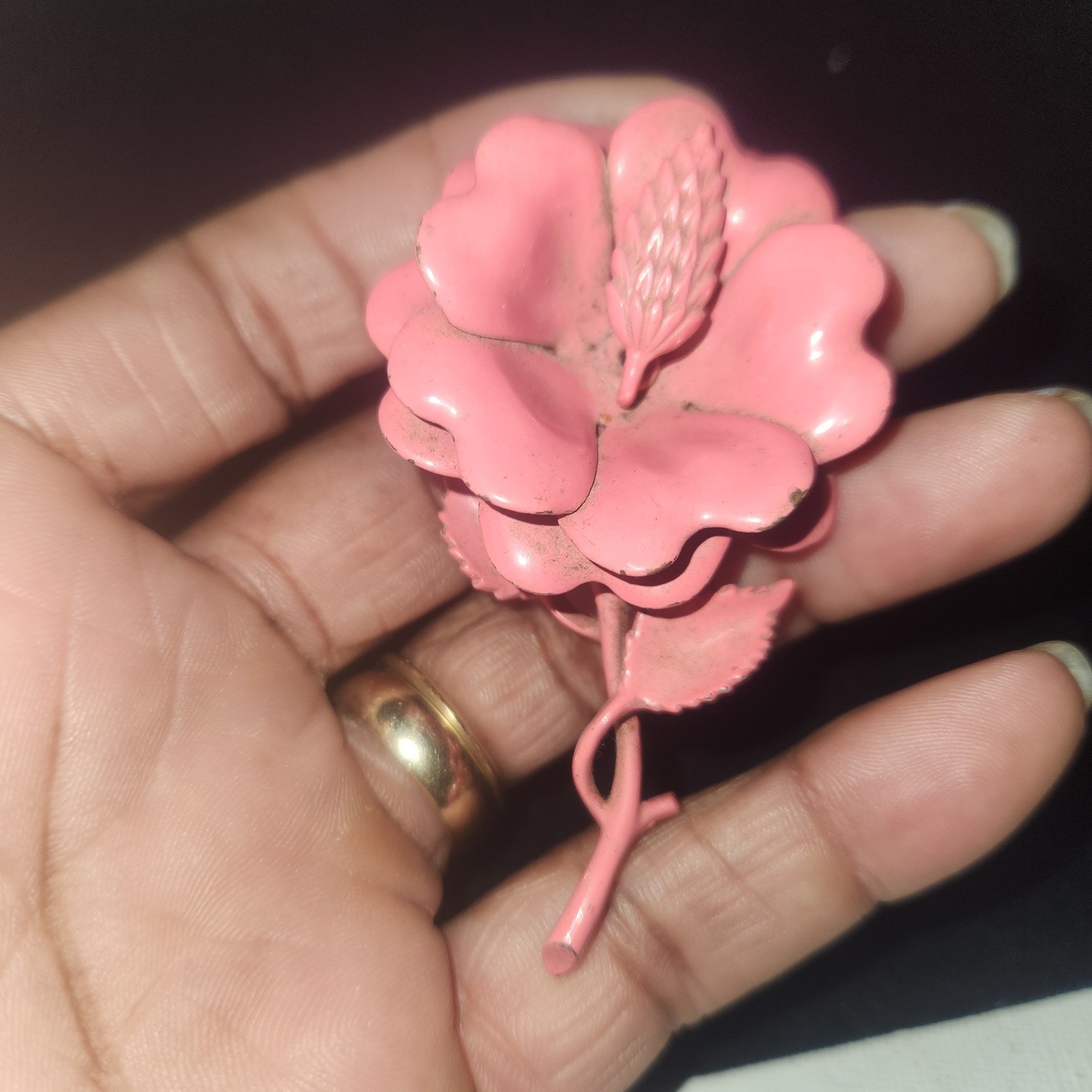 Vtg Pink Enamel Flower Brooch Mod pop art Floral Pin Matte Finish Style