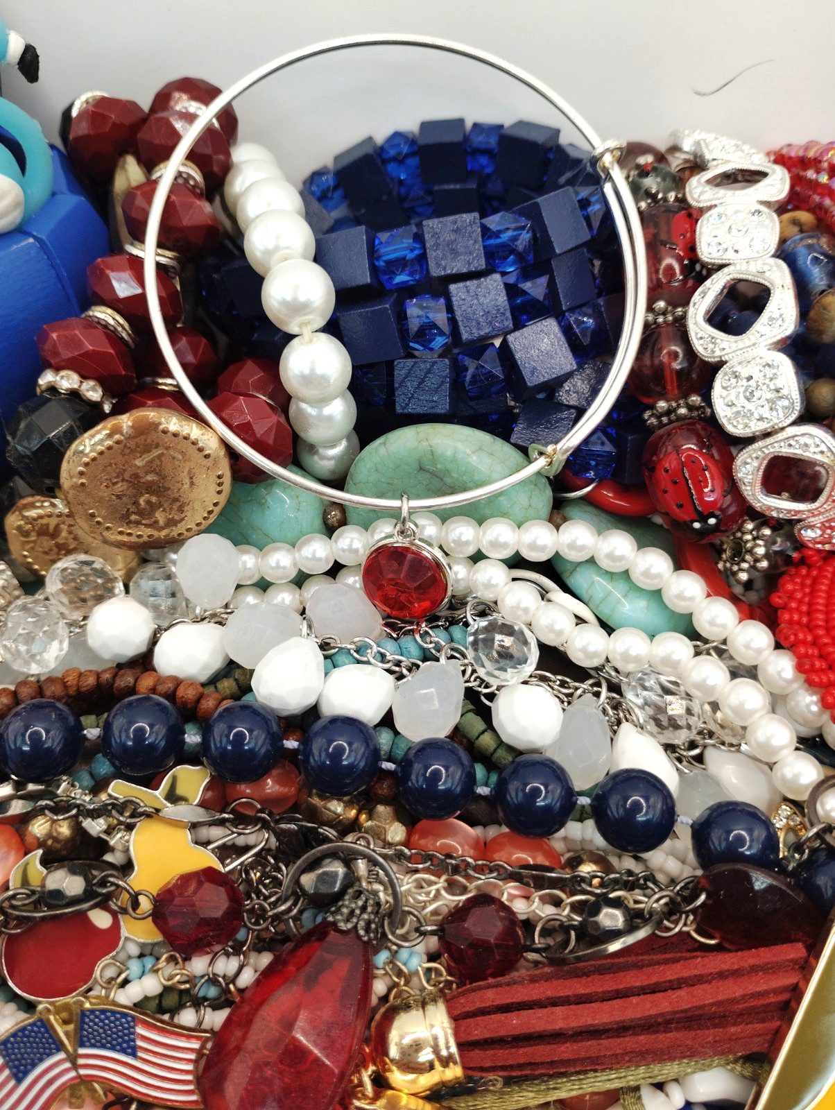 135 Vtg Wearable Pcs RED, WHITE & BLUE Patriotic Mixed Lot, FREE SHIP! Lot#681