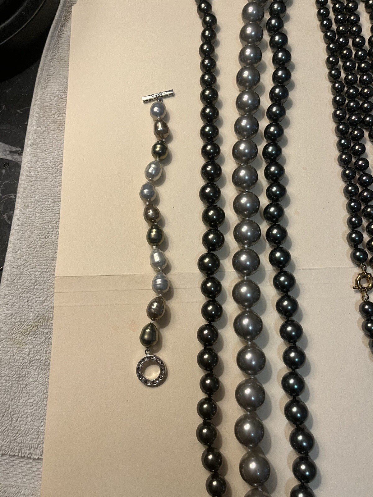 HSN Lot Of Faux Pearl Necklaces 4 And 1 Bracelet