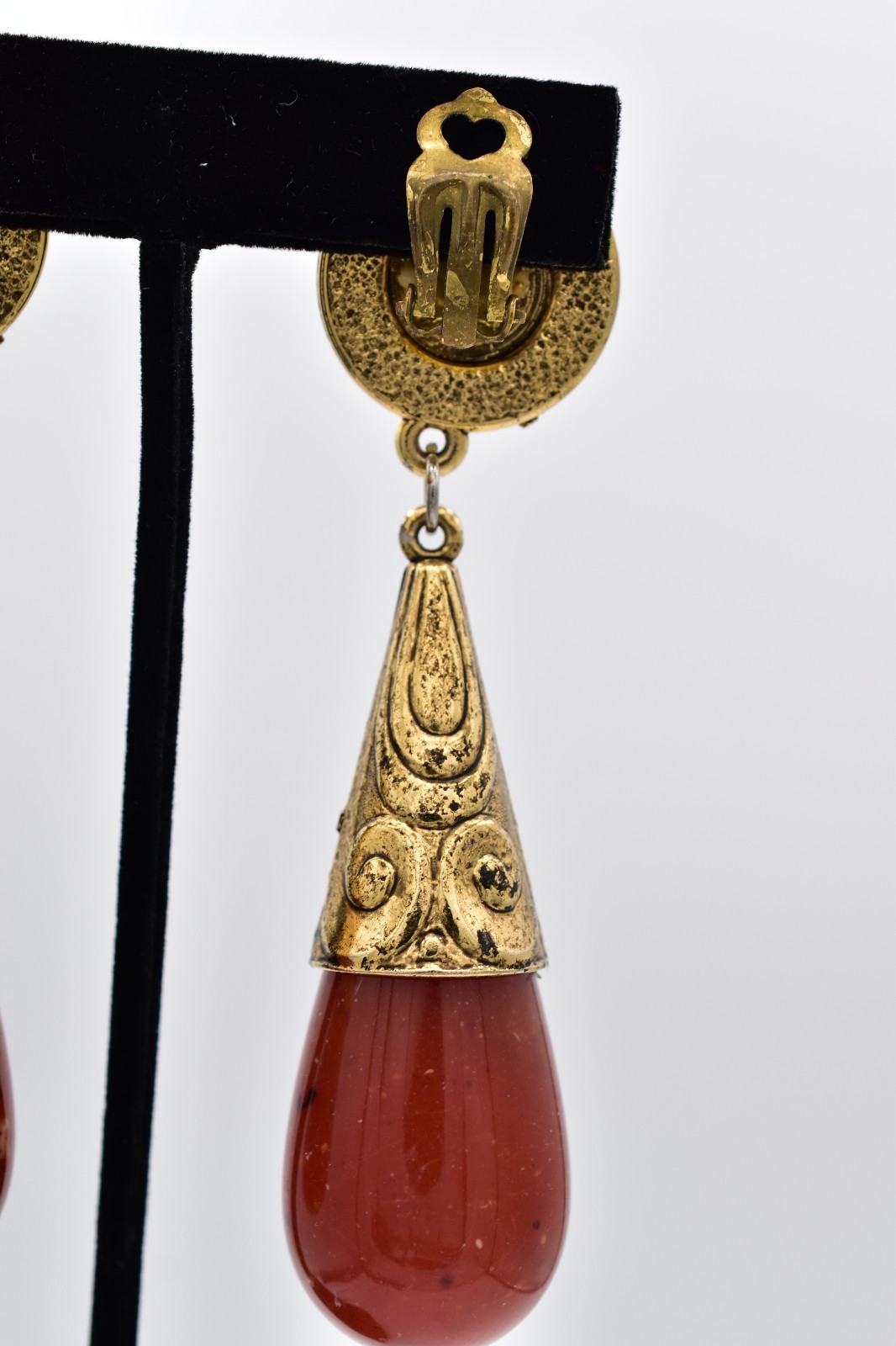 Vintage Gold Red Jasper Lucite Teardrop Clip On Earrings Boho Statement 80s BinH