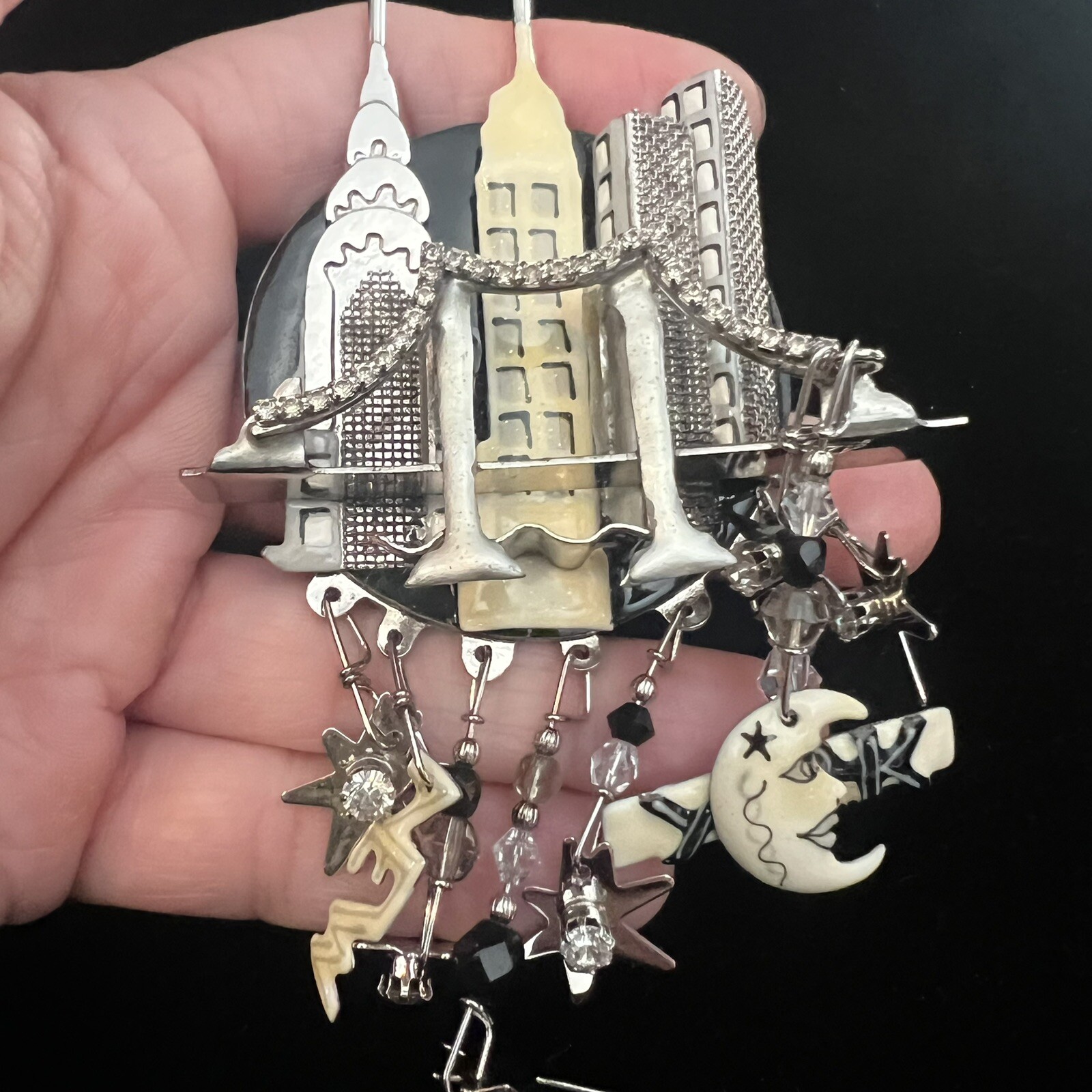 Lunch at The Ritz Signed Twin Towers Chrysler Empire State Brooch Pendant B844