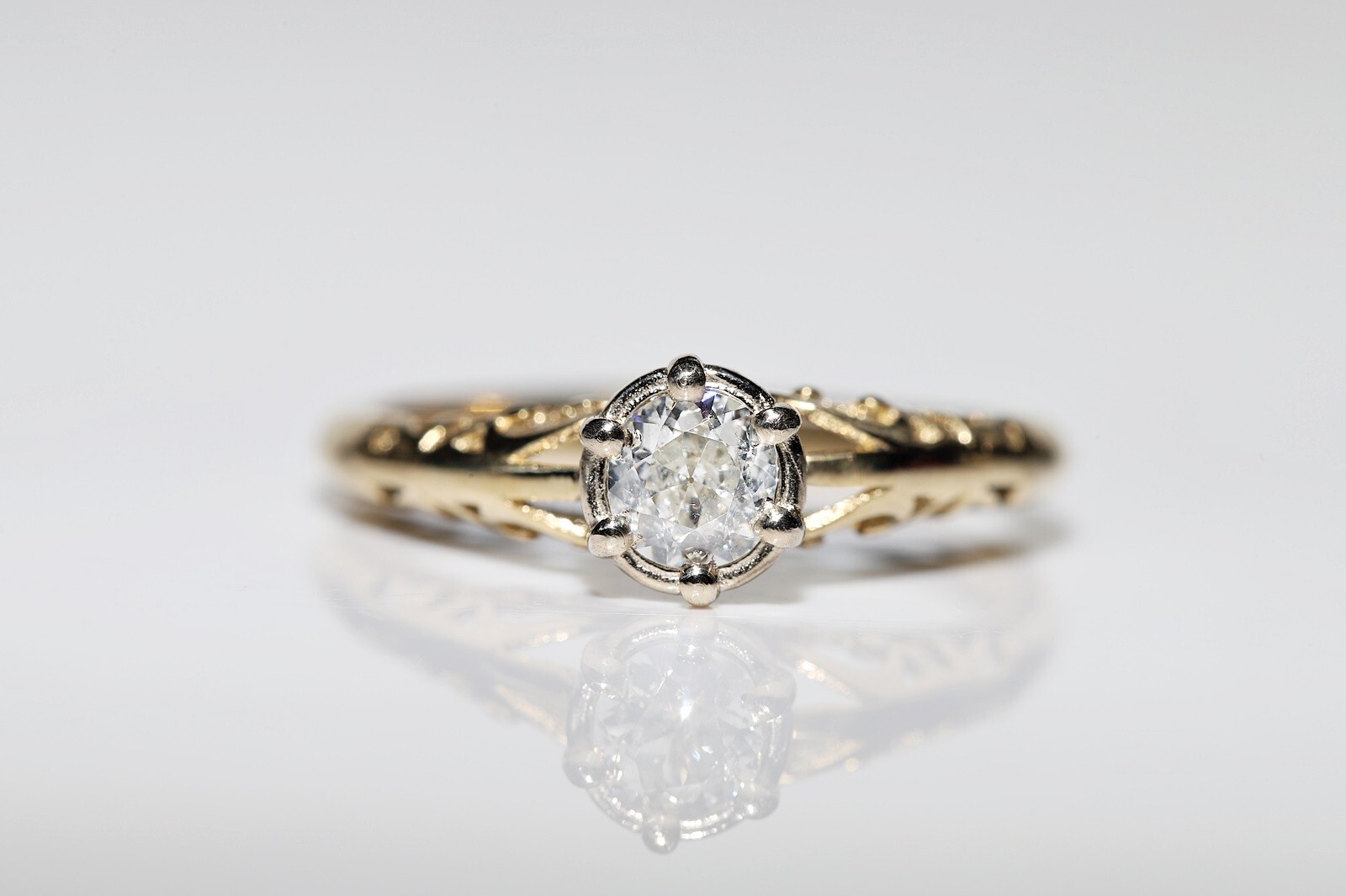 18k Gold New Made Natural Diamond Decorated Solitaire Ring