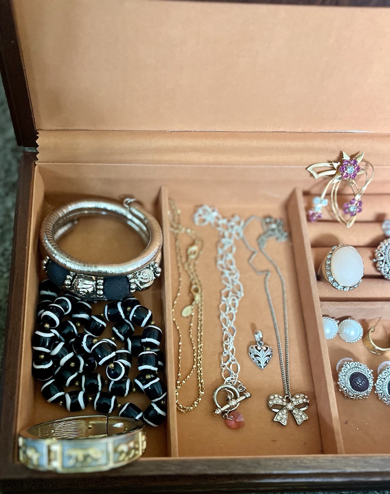 VINTAGE & MODERN JEWELRY- ESTATE FIND-GOLD & SILVER TONE Lot Of 16! 🔥
