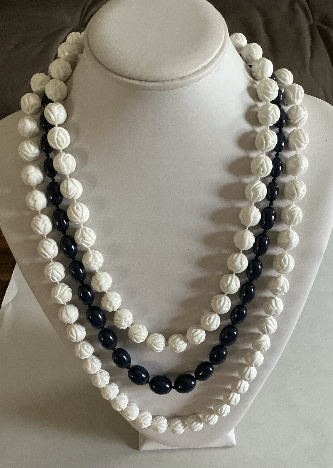 Vintage Beaded Necklace Lot Of 15 Lucite, Acrylic, Glass,Shell, Retro Plastic
