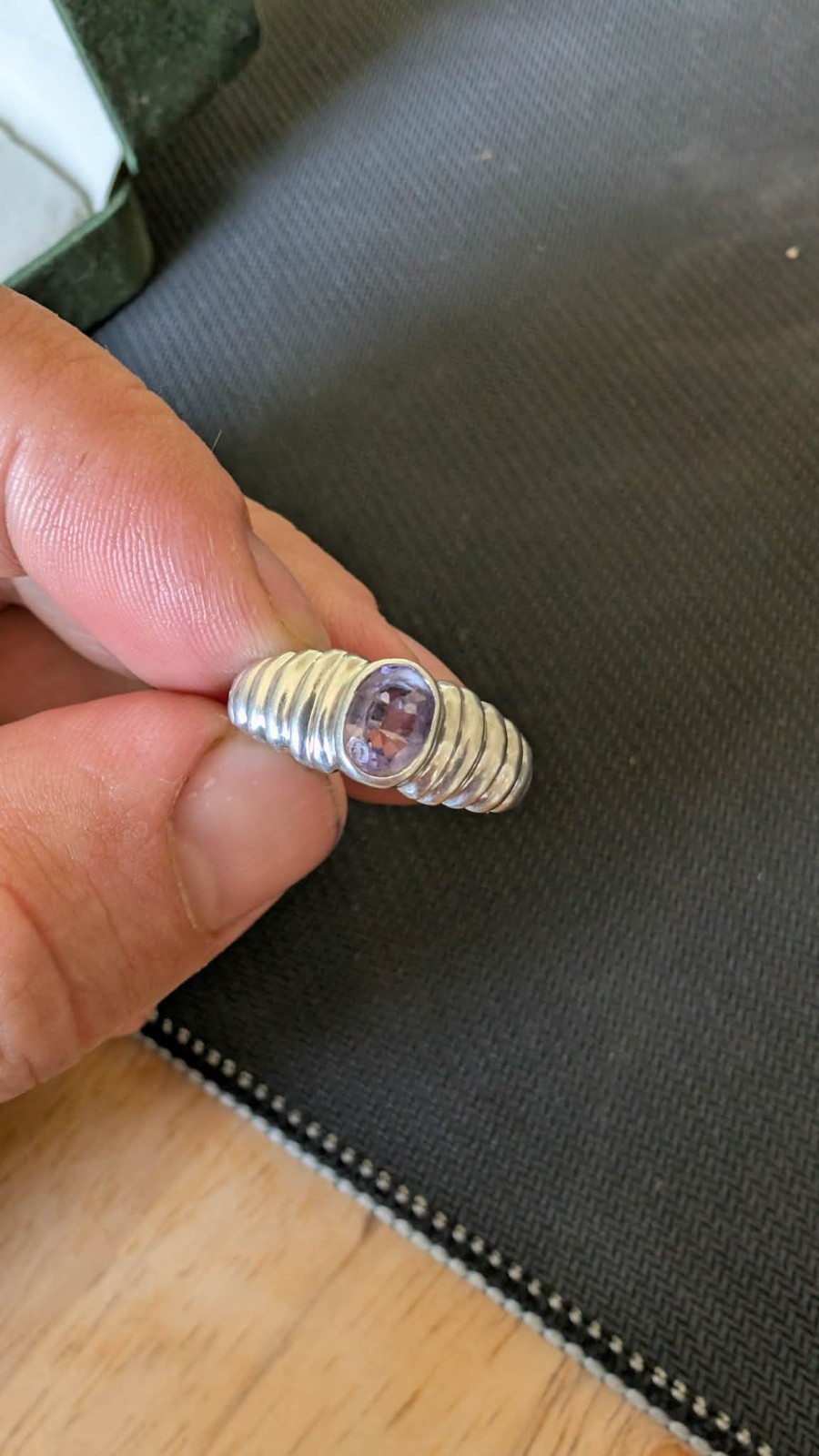 Vintage Silver Unlimited SU 925 Sterling Silver Ribbed Shrimp Ring Oval Amethyst
