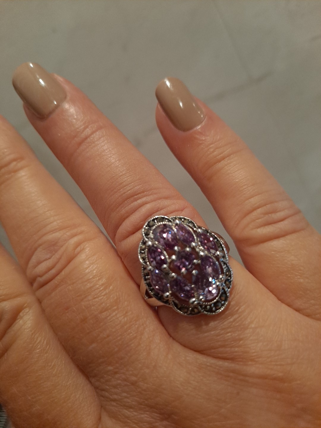 New Lavender Rhinestone Cocktail Ring In Silvertone Setting Size 9