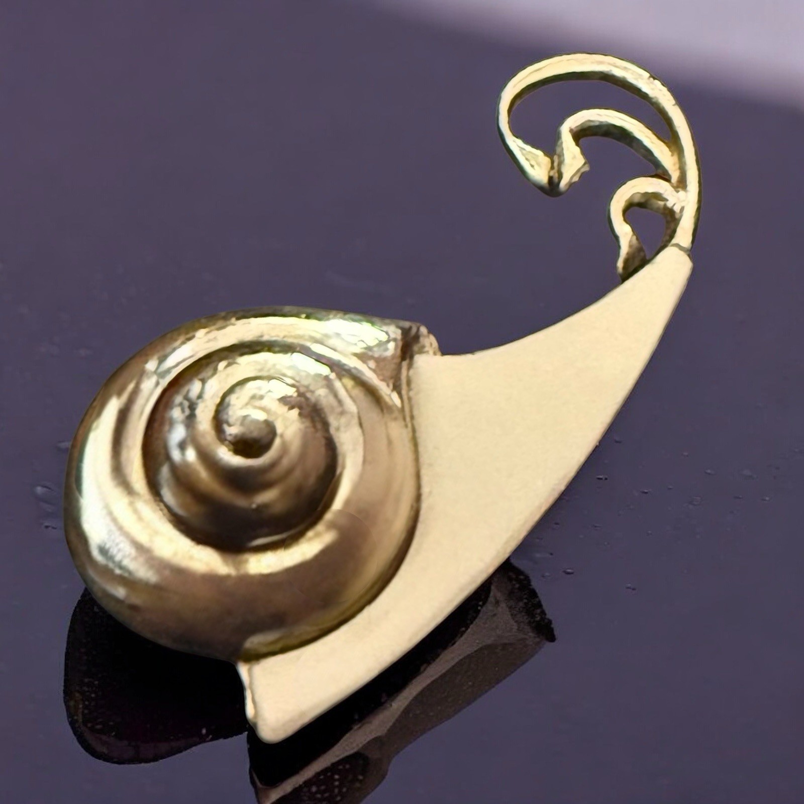 Snail Brooch Gold Tone Abstract Modernist Figural Shell Coastal Chic Vintage Pi