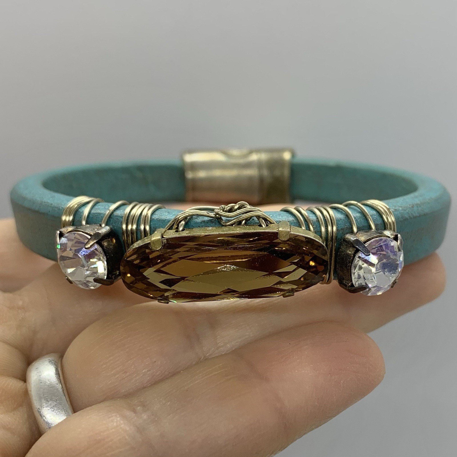 Vtg Turquoise Leather Rhinestone Bangle Cuff Bracelet Size 7.5” Southwestern