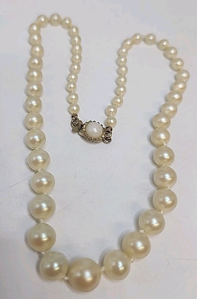 Vintage Faux Graduated Pearl Necklace 16.5″