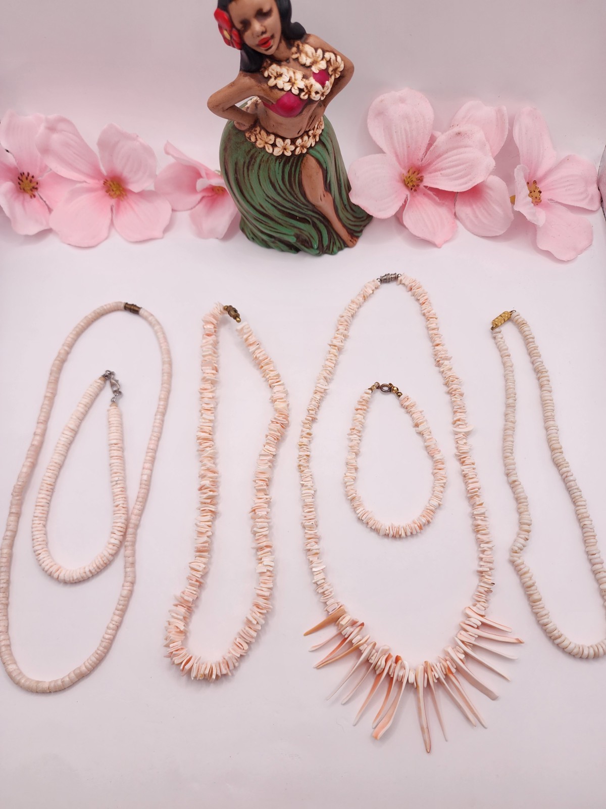 Vintage Hawaiian Puka Shell Necklace And Bracelet Lot