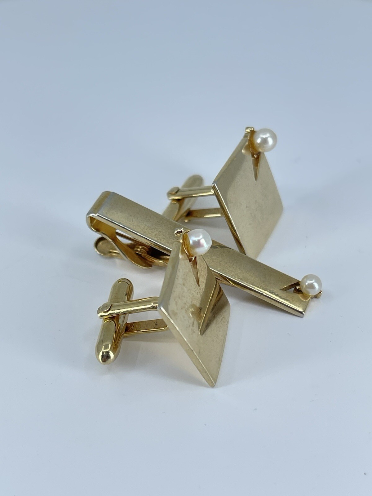 vintage Swank Pearl cufflinks and tie clip bar set square polished gold tone