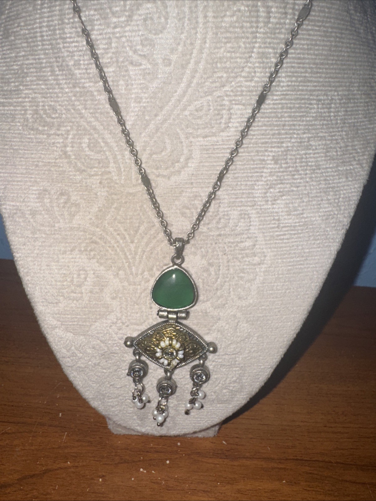 Women’s Vintage Pendant Set