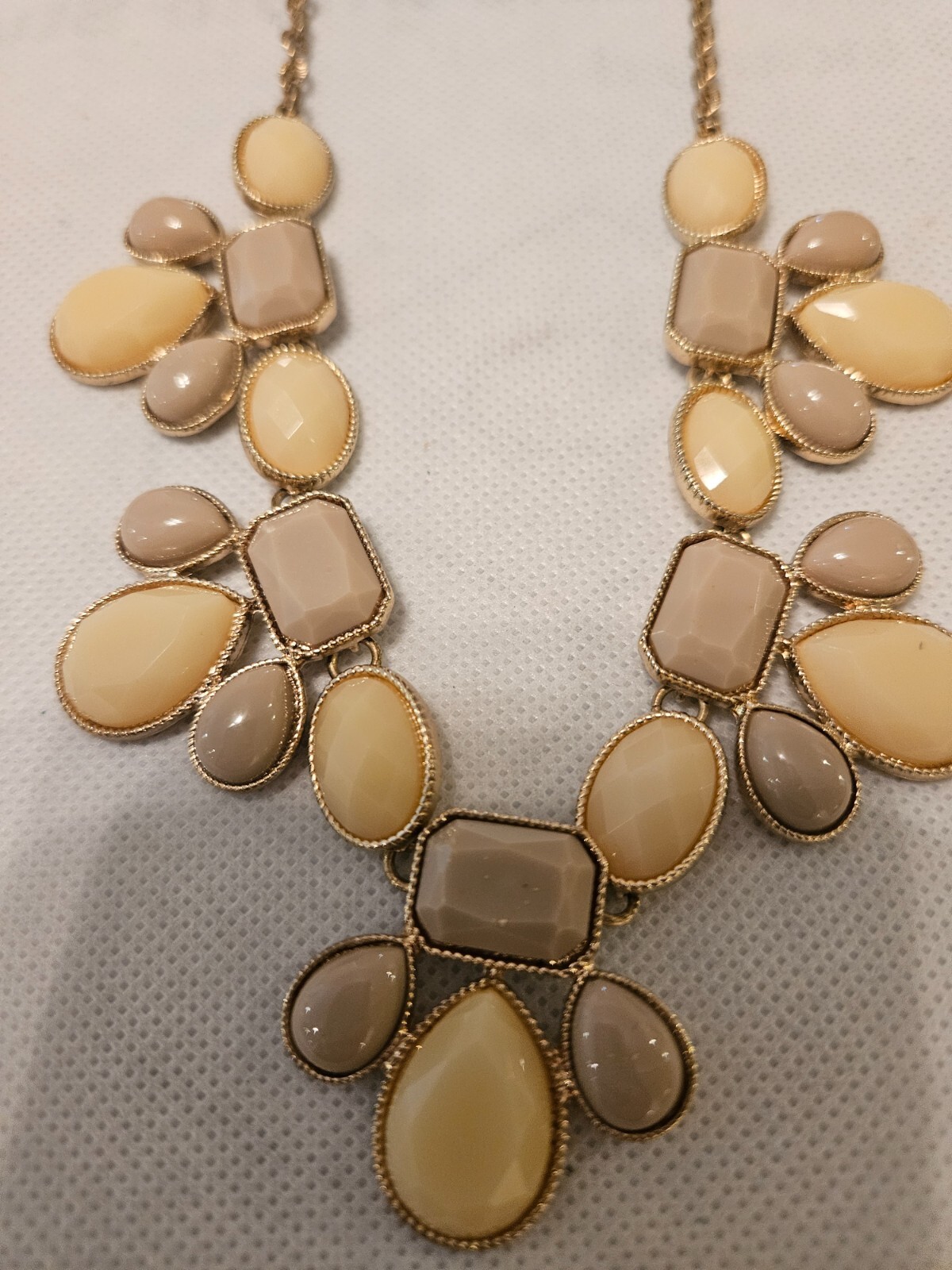 Vintage Gold tone Tan kahaki and IVORY CHUNKY Necklace oval link chain