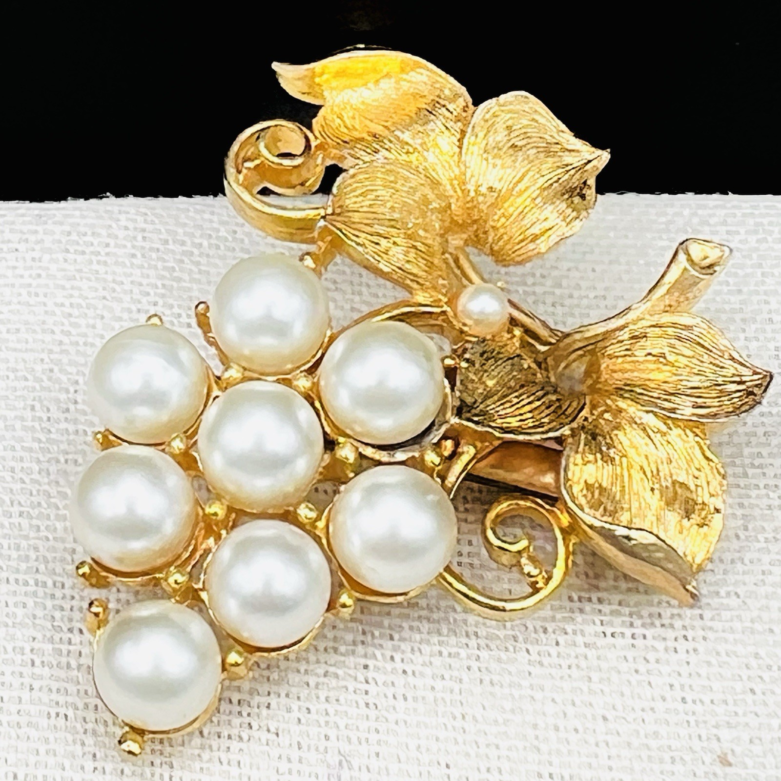 Vintage Faux Pearl Grape Cluster Brooch Gold Tone Textured Leaf Floral Estate