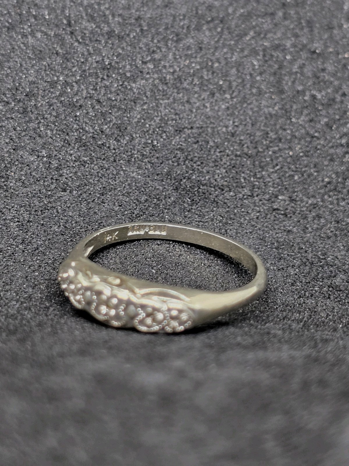 14k White Gold Antique Wedding Ring 5 dimond illusion Size 6