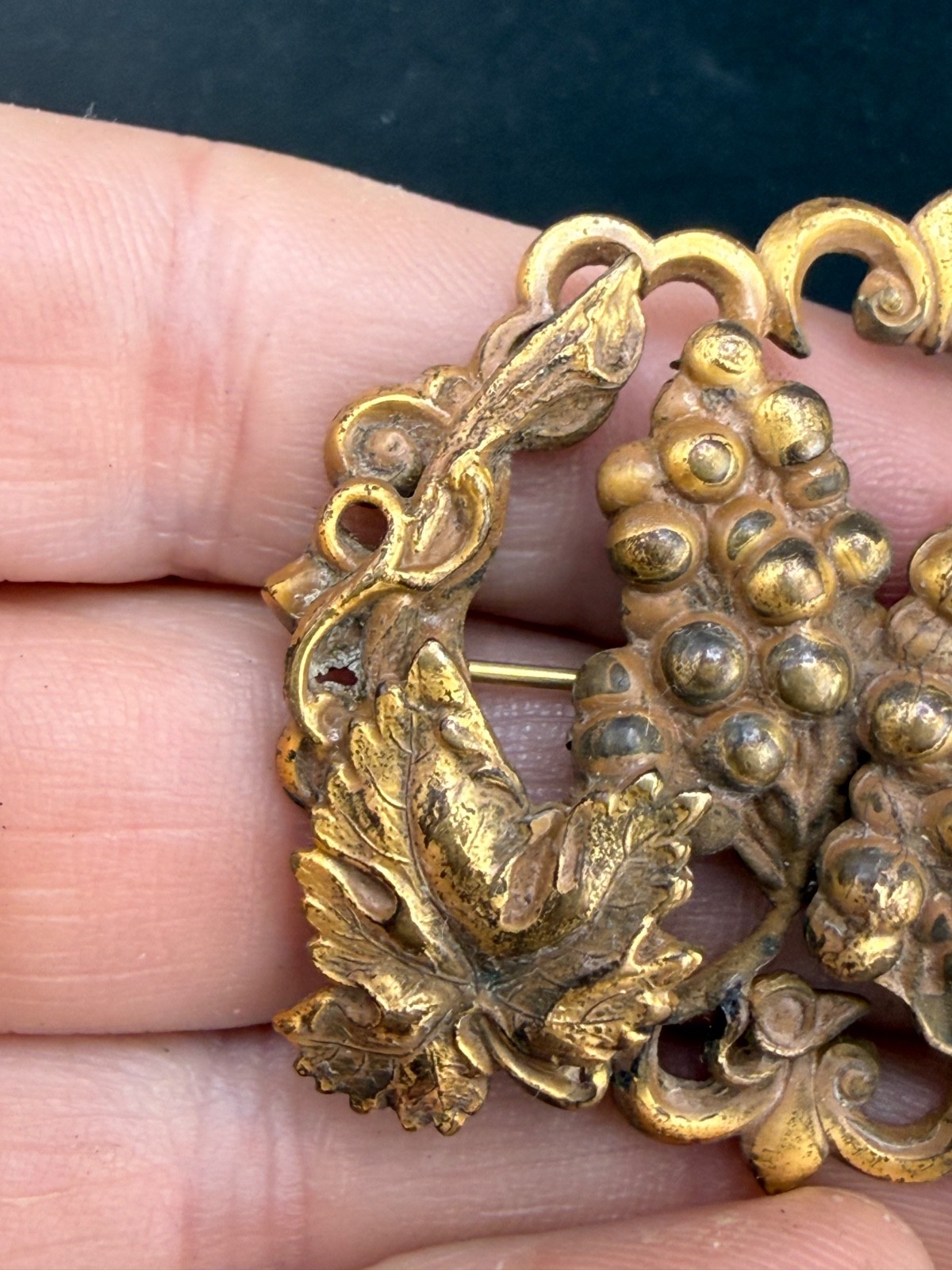 Vintage Brooch Gold Tone Grape Leaf Cluster