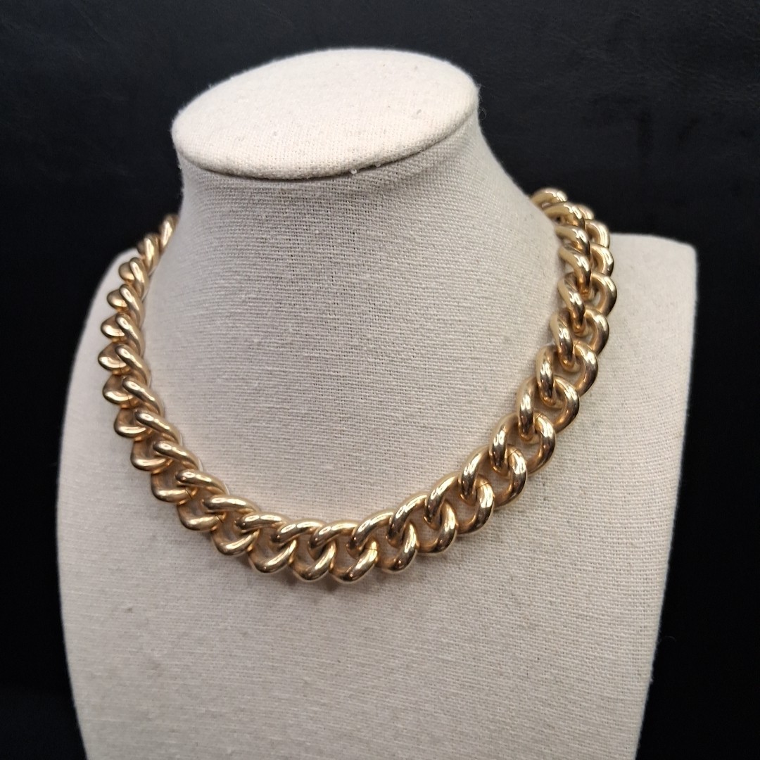 Vintage Cream Enamel And Gold Tone Reversible Necklace. 17.198