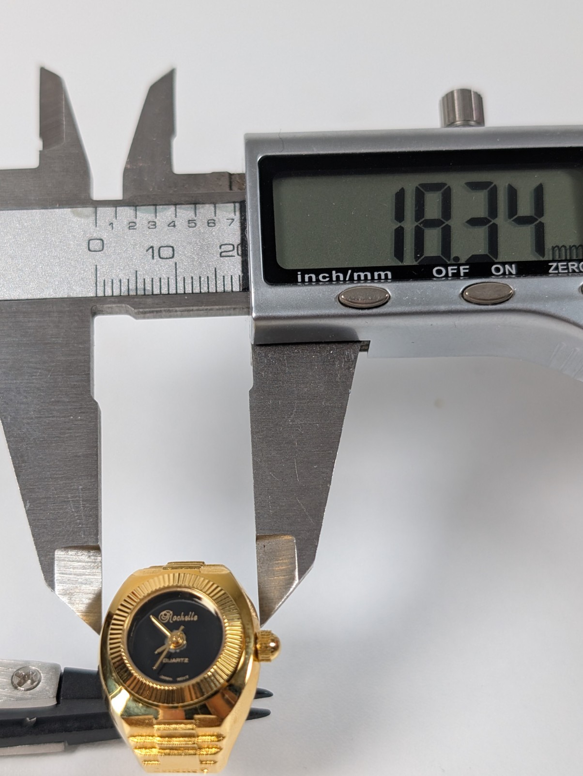 Vtg Rochelle Bonetto Ring Watch Gold Tone Expansion Band Japan Quartz RUNNING