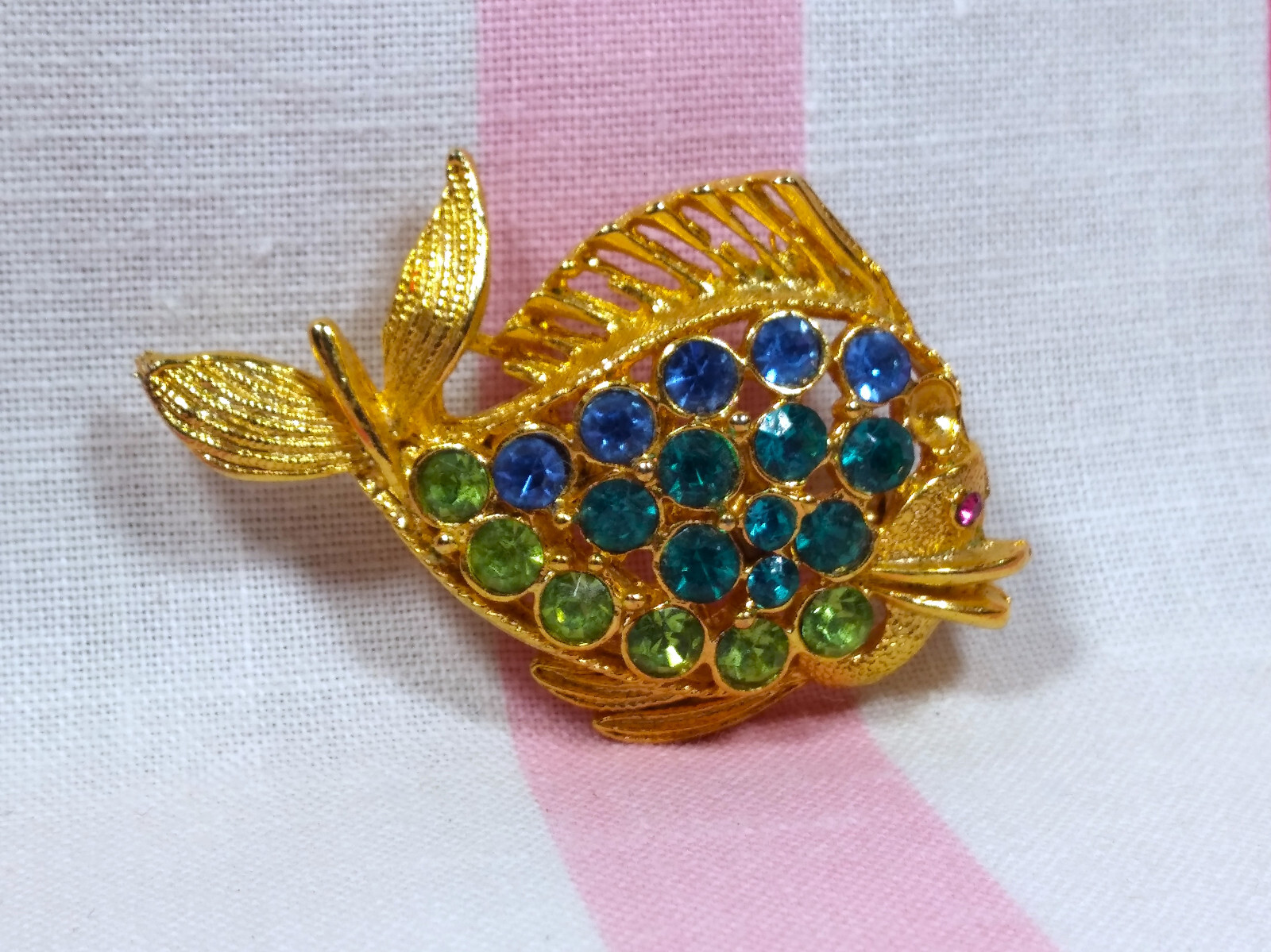 Colorful Mid Century Rhinestone FISH Brooch Pin with Gold Finish & Safety Clasp