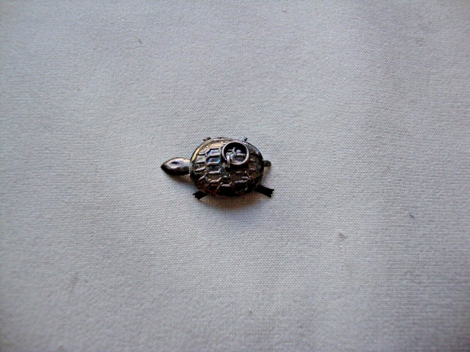 ANTIQUE CHINA CIRCA 1920-30s SMALL 3D TURTLE HEAD FEET MOVE SILVER 925 PENDANT