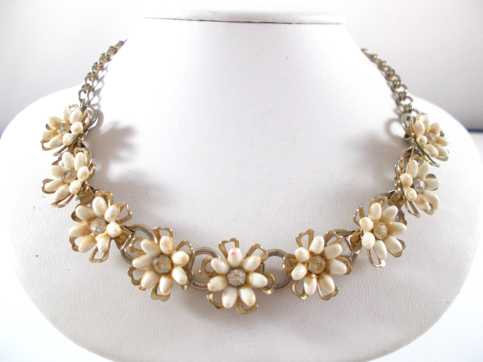 Vintage White Flower Link Choker Necklace with Rhinestones Needs TLC Free Ship