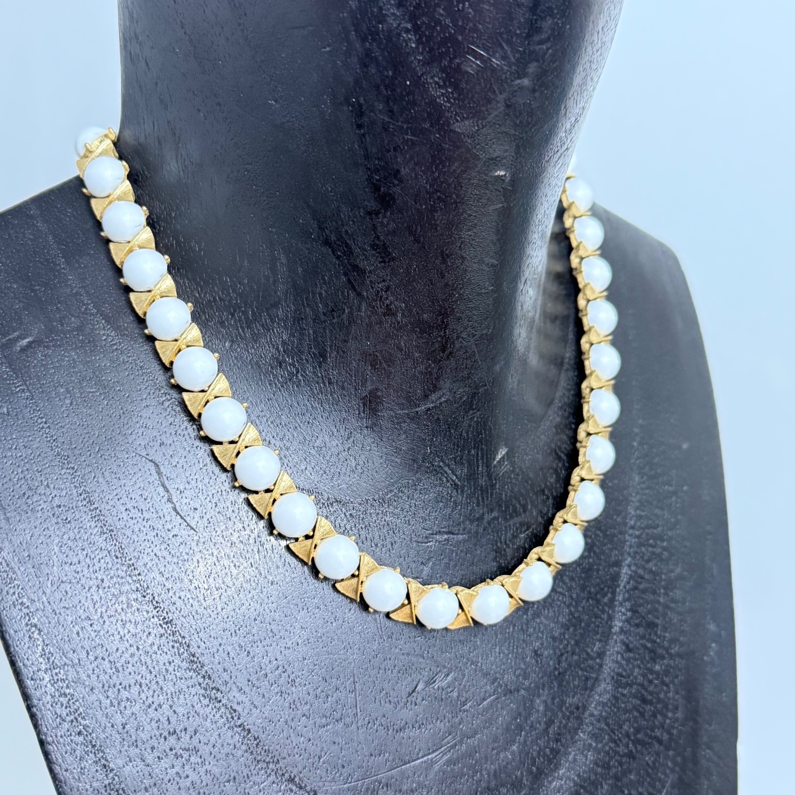 Vintage 1950s-60s Gold Tone Trifari Ribbon Bow Lucite/ Acrylic Choker Necklace