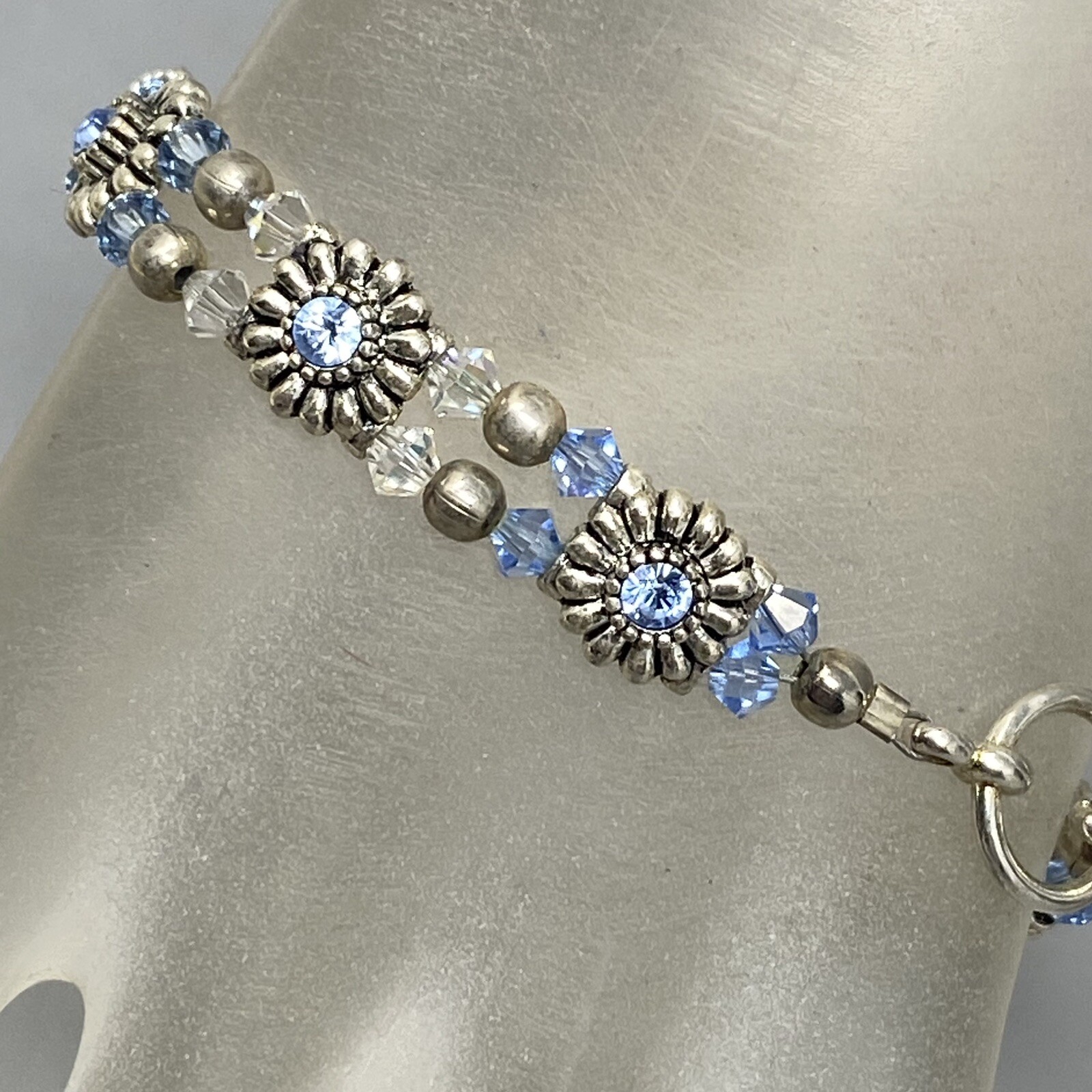 Flower Bracelet Silver Tone Metal Links Blue Glass Rhinestones Bicone Beads 7″