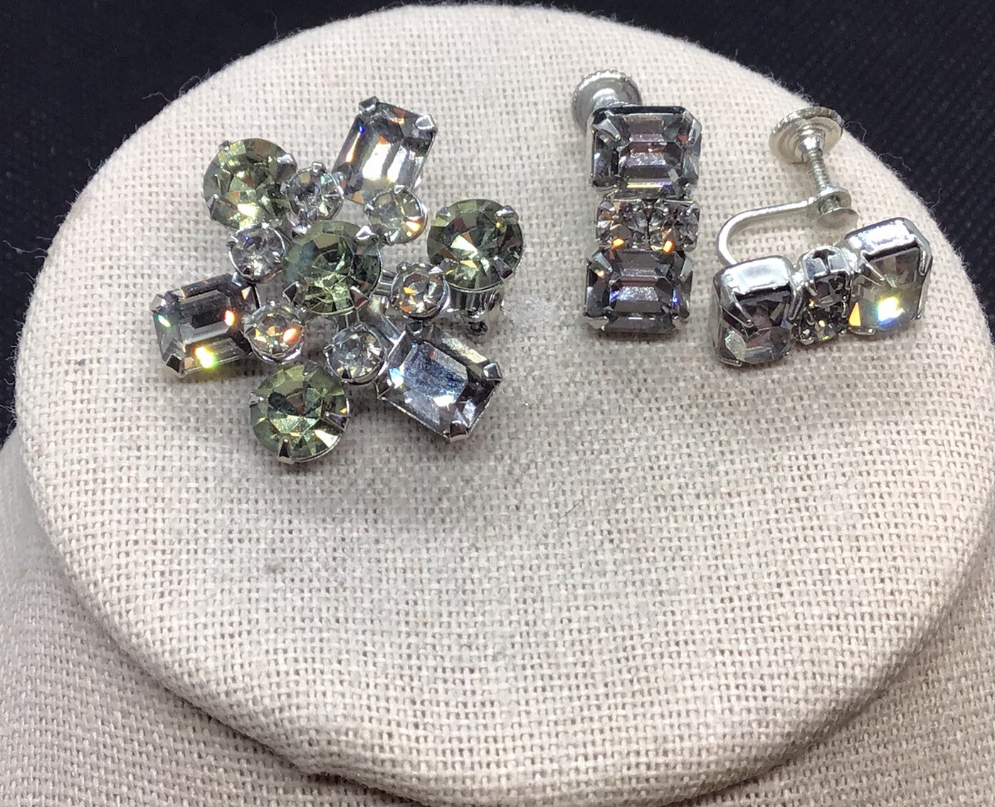 Vintage Weiss Slver Tone Costume Gray Rhinestone Pin & Earrings Set F079