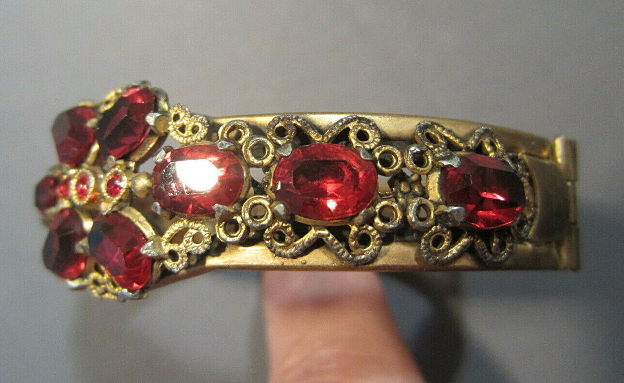Vtg Gold Plated Filigree Bangle Bracelet w/ Red Stones & Original Box Small Size