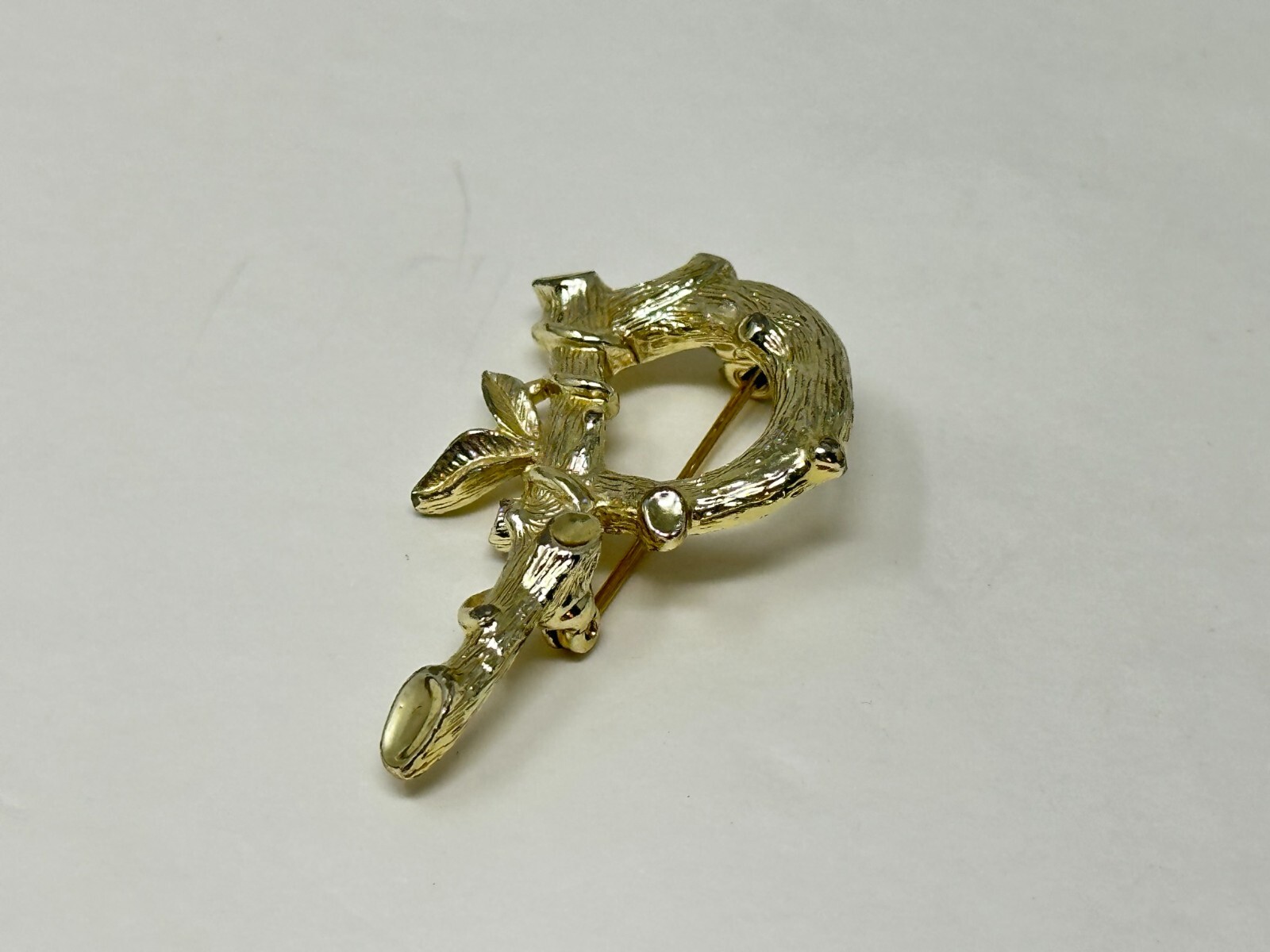 Vintage Goldtone Sarah Coventry Bamboo Letter P Initial Brooch Pin