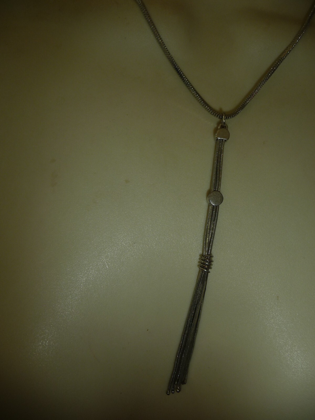 GWEN SIGNED 8″L SILVER TONE SNAKE CHAIN W 4″LTASSEL NECKLACE #24/7A
