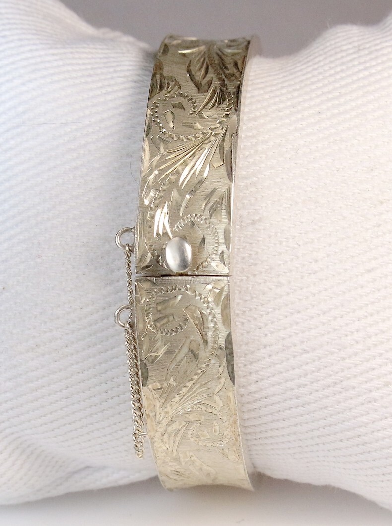 JOY MEX STERLING SILVER Vintage Etched Hinged Mexico BANGLE Bracelet