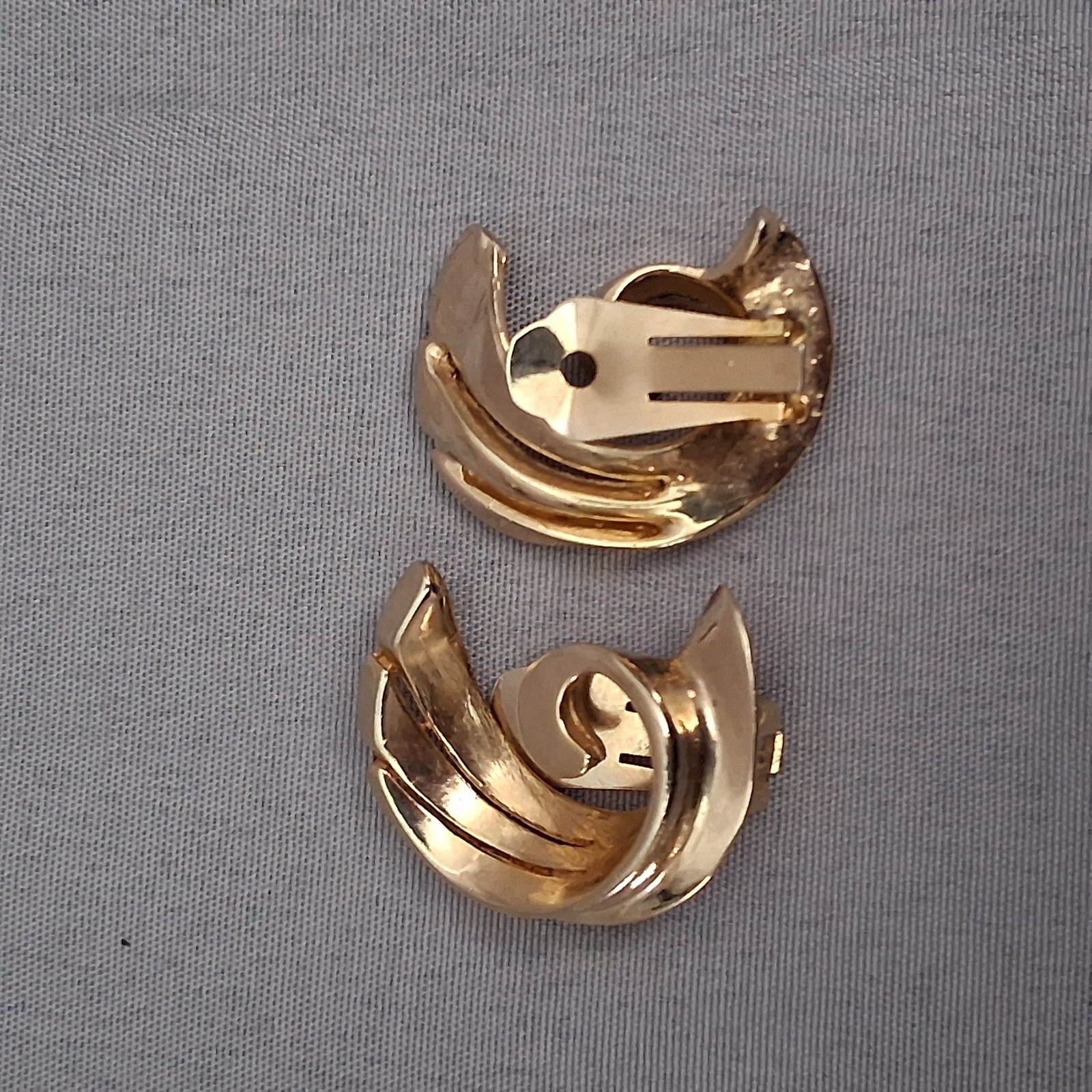 Vintage Lot Of 10 Earrings Clip on Screw Back Faux 60’s 70’s 80’s 90’s