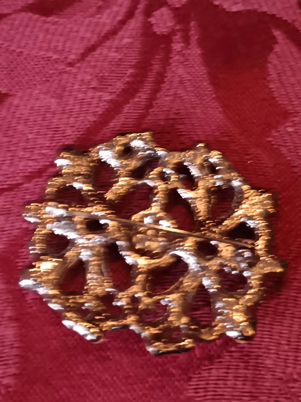 Vintage Goldtone Brooch With Red,pink and Fuchsia Rhinestones