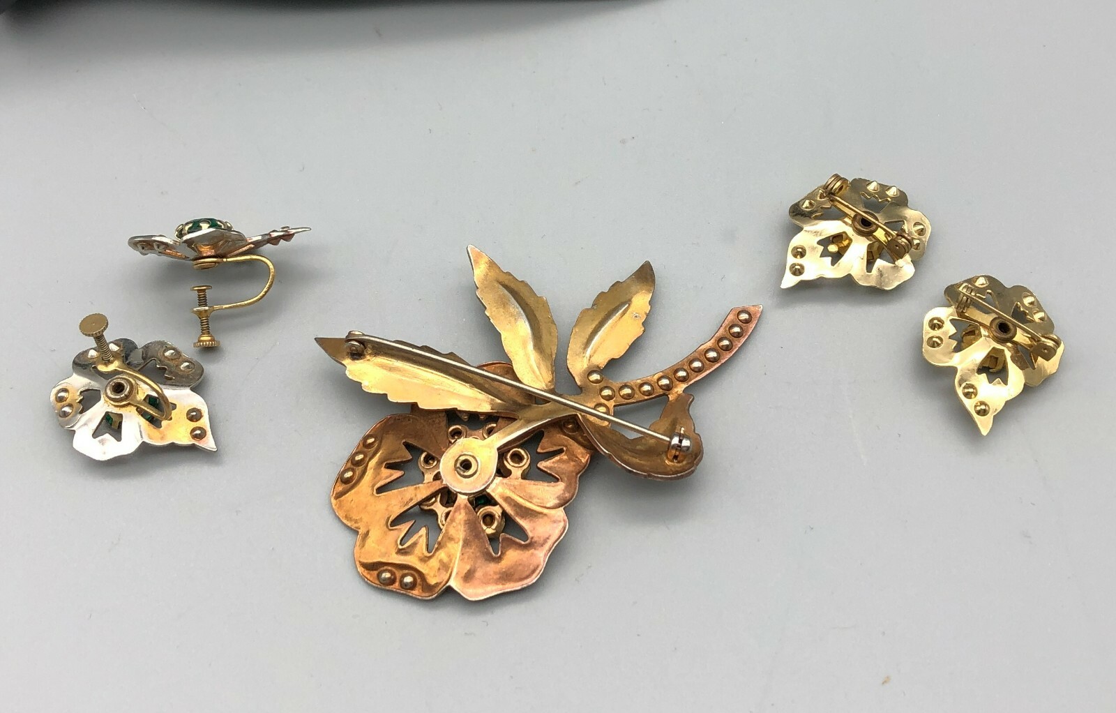 Vintage Gold Filled & Dark Green Rhinestones Flower Brooch Pins&Earrings Set