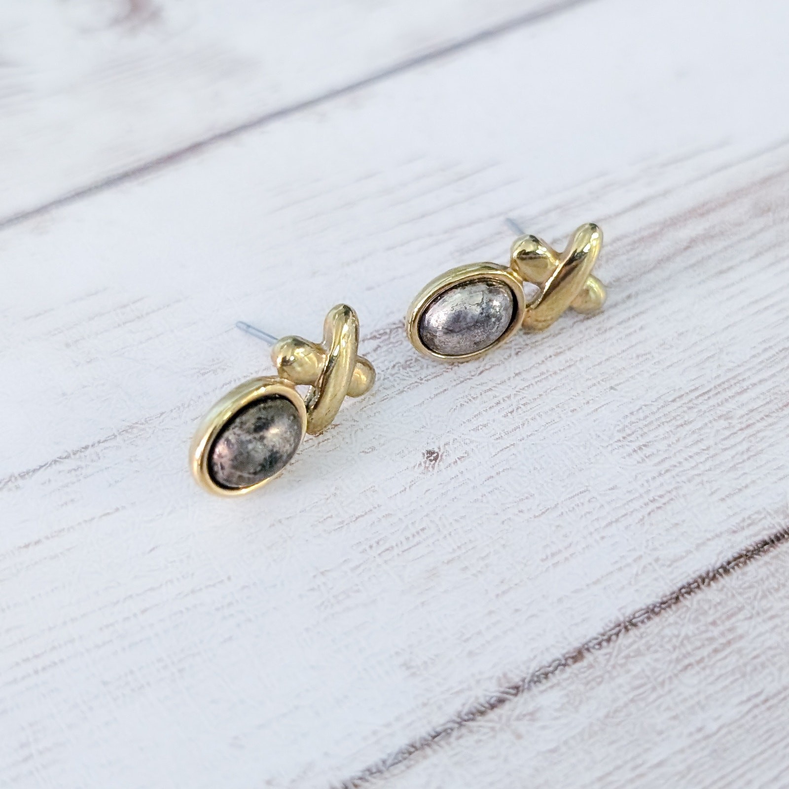 Vintage Stud Earrings Gold Tone & Metallic – Color Variance