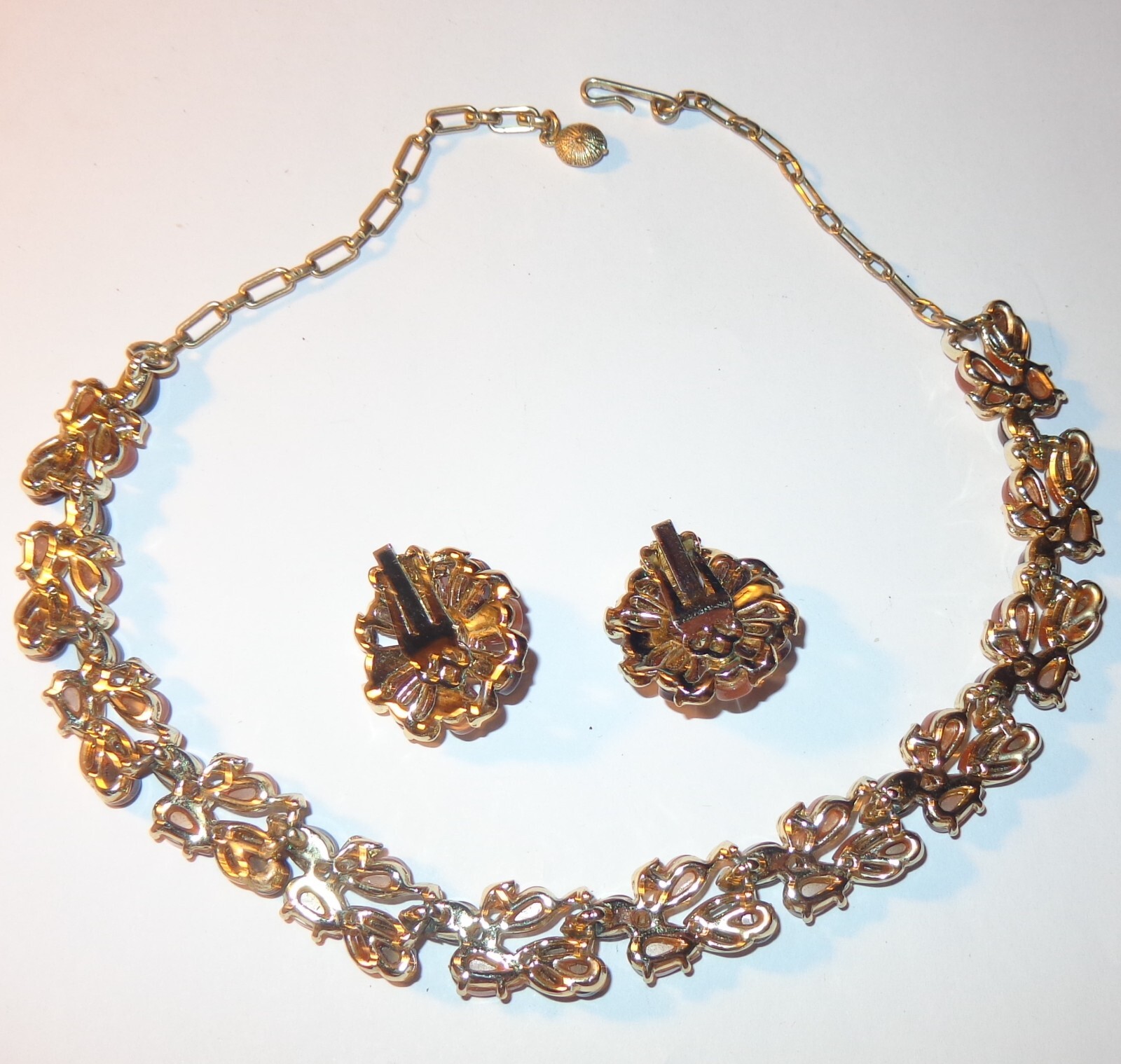 VTG PRETTY PEACH & BROWN LUCITE CABOCHONS JEWELRY SET CHOKER NECKLACE & EARRINGS