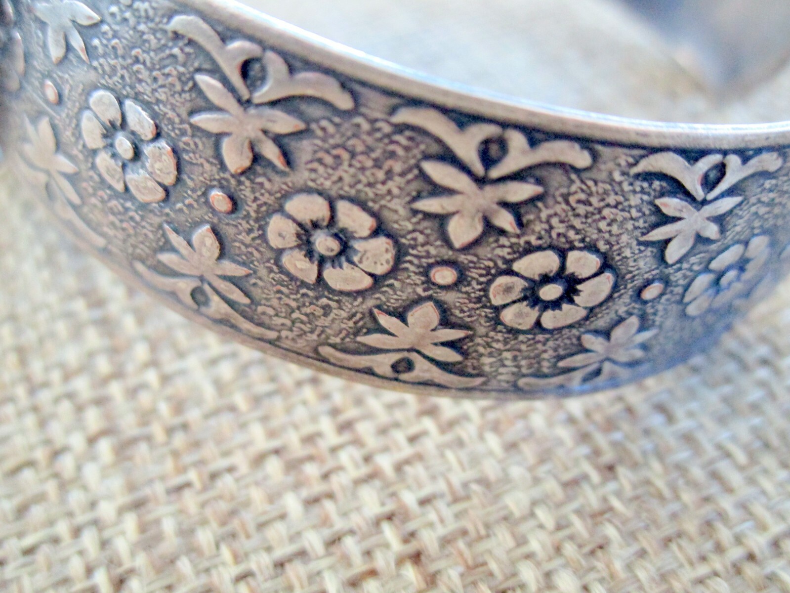 Vintage Pocket Watch Case Cuff Bracelet – Silver tone floral designs