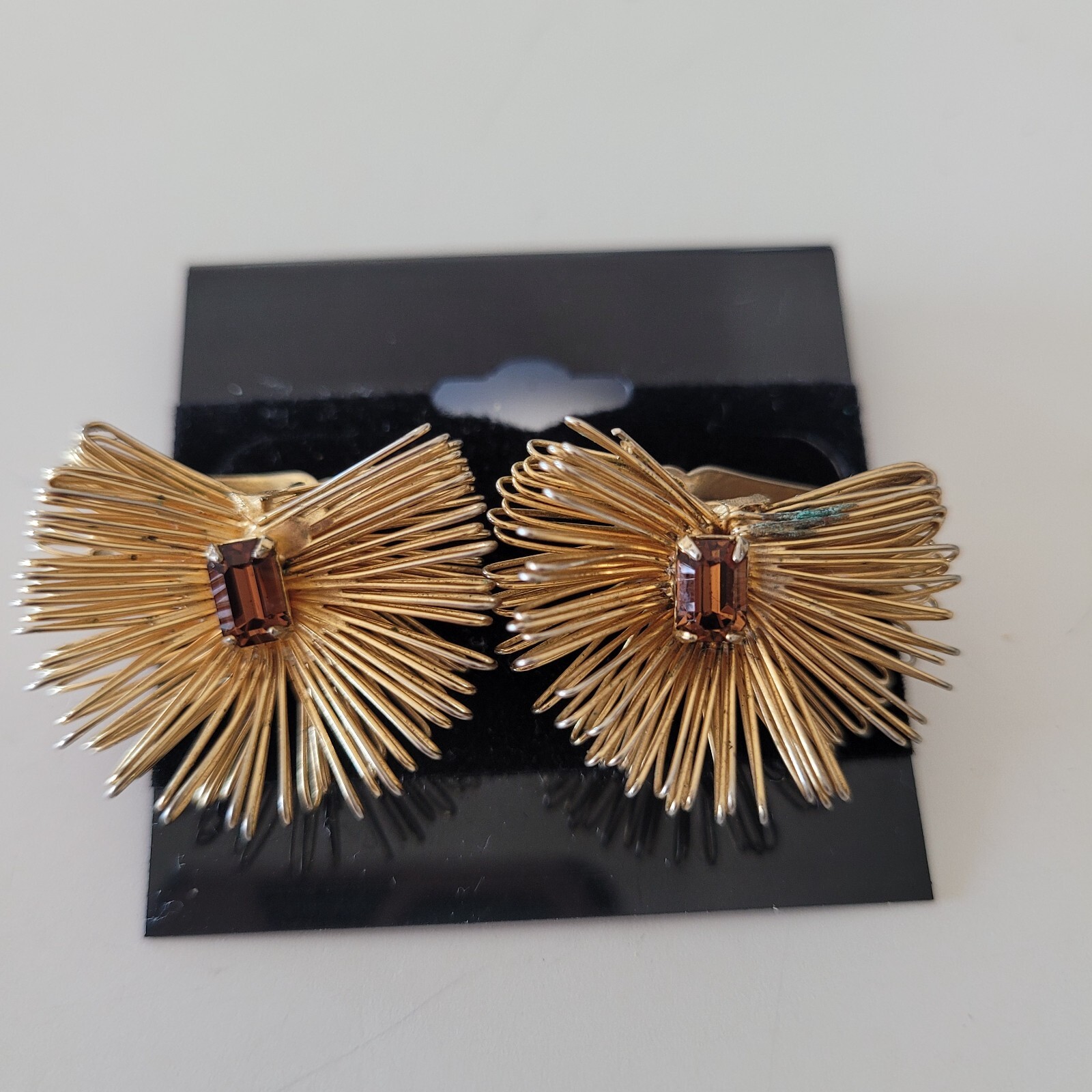 Vintage Fashion Vogue Gold-Tone Art Deco Wire Stone Clip-On Earrings
