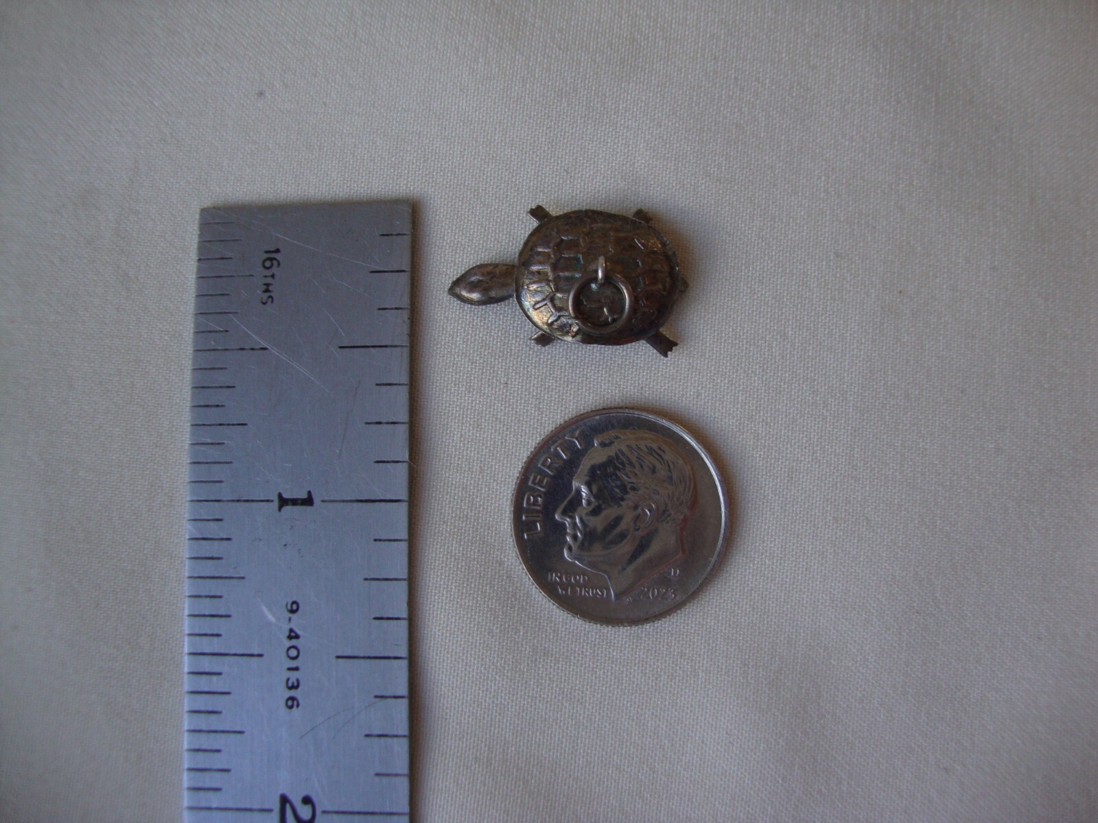 ANTIQUE CHINA CIRCA 1920-30s SMALL 3D TURTLE HEAD FEET MOVE SILVER 925 PENDANT