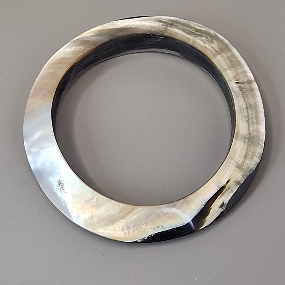 Vintage Mother of Pearl Bangle Bracelet Brown White Variation Asymmetrical 8.25″