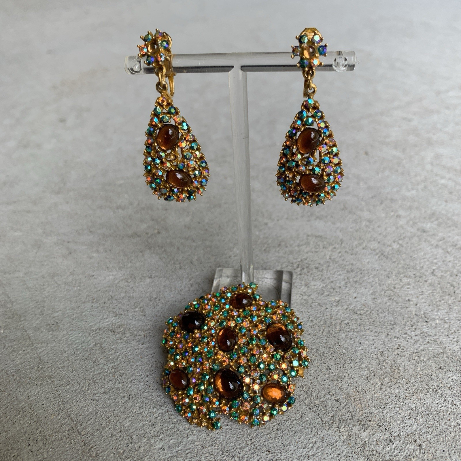 Vintage Mode-Art Signed “ART” Rhinestone Brooch & Earrings Set Aurora Borealis