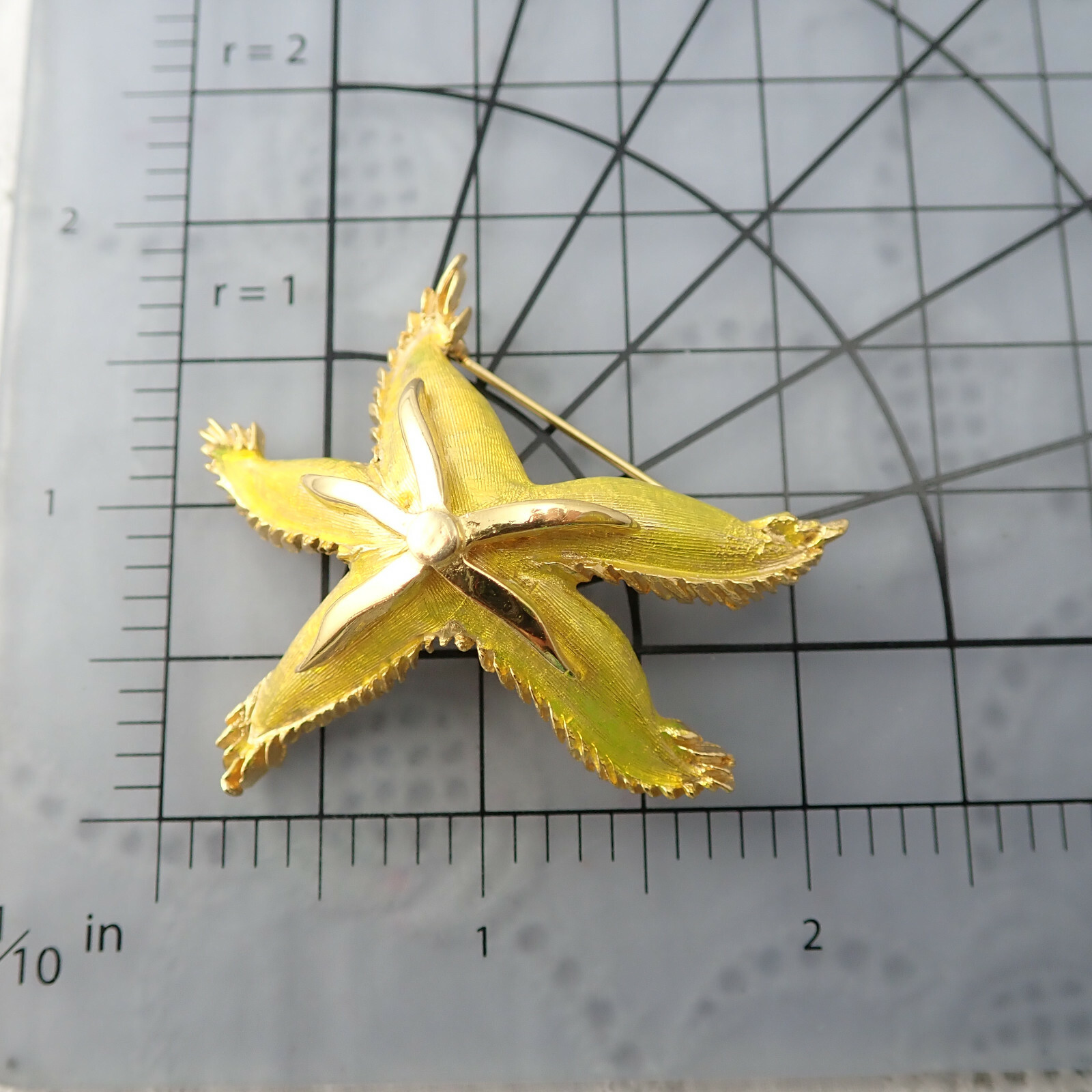 Vintage Rare Hattie Carnegie Lime Green Enamel Gold Tone Starfish Pin Brooch