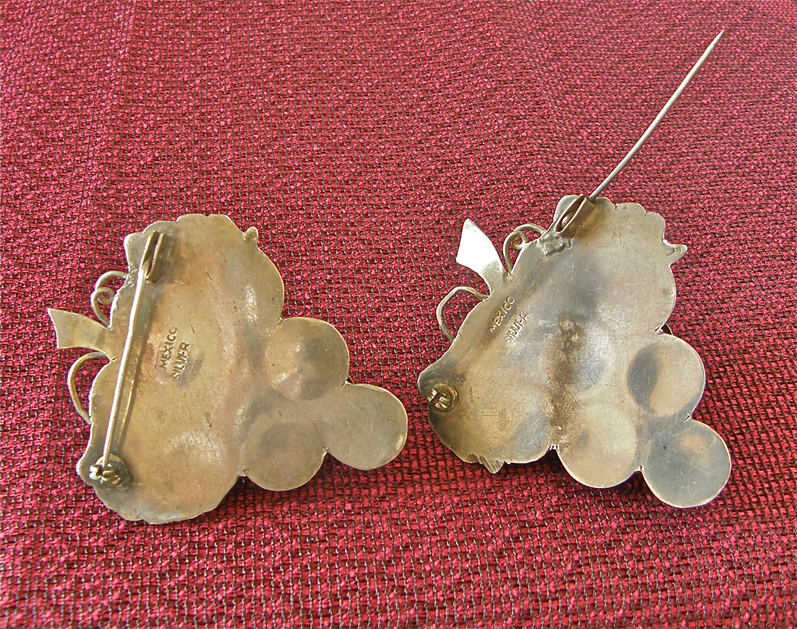 Vintage Set Of 2 Large Silver Mexican Mexico Bunch Of Grapes Brooch Pin 37 grms